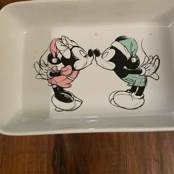 Disney Mickey and Minnie holiday kisses large baking pan
